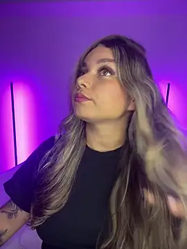 AnnyLopezzz  online show from September 12, 2025, 4:34 am