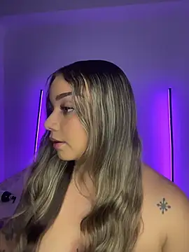 AnnyLopezzz  online show from October 30, 2025, 4:36 am