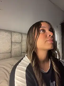 AnnyLopezzz  online show from April 12, 2026, 6:40 am