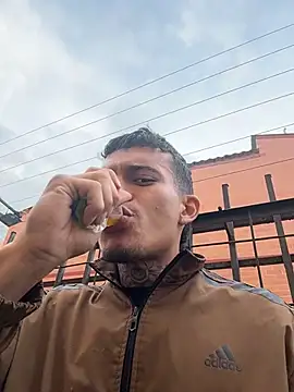 Snapshot of Mrjustin_sebas chatting on February 14, 2026, 9:22 pm Mrjustin sebas online show from February 14, 2026, 9:22 pm