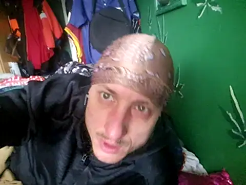 MODEST11 MMiILOO AMARO online show from December 17, 2025, 11:16 am