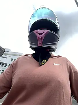 AlannaEvons online show from January 9, 2026, 5:04 pm