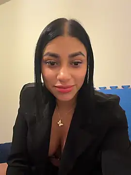 AlannaEvons online show from March 29, 2026, 4:23 am