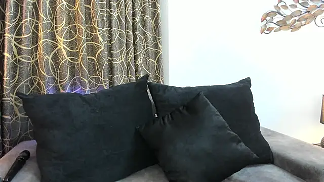 Snapshot of mia_skys chatting on February 16, 2026, 12:01 pm mia skys online show from February 16, 2026, 12:01 pm