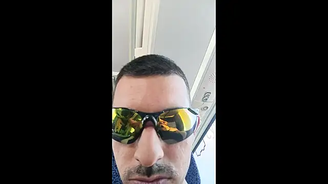 Snapshot of Greek_crazy_couple chatting on October 1, 2025, 9:04 am Greek crazy couple online show from October 1, 2025, 9:04 am