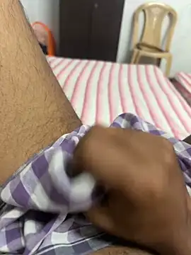 usermood2000 online show from January 7, 2026, 6:27 am