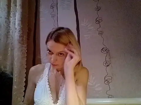 LiluXRose online show from October 17, 2025, 8:22 pm