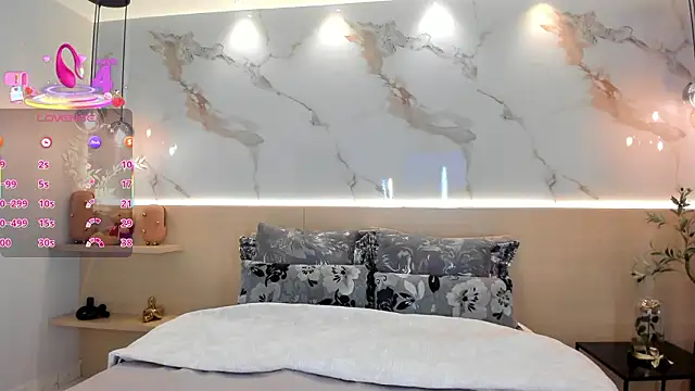 SolAvelar online show from March 4, 2026, 11:33 pm