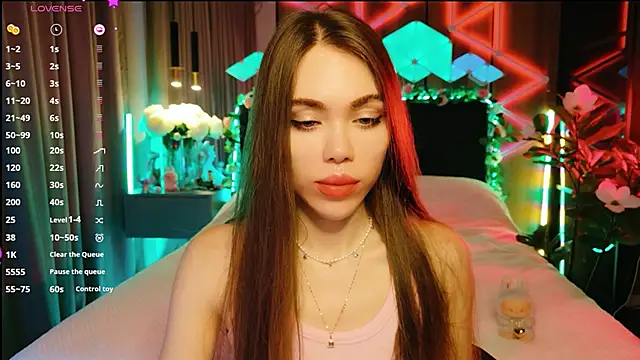 MimiFors online show from September 22, 2025, 4:53 pm