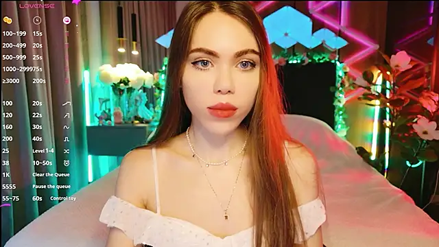 MimiFors online show from September 29, 2025, 4:23 pm