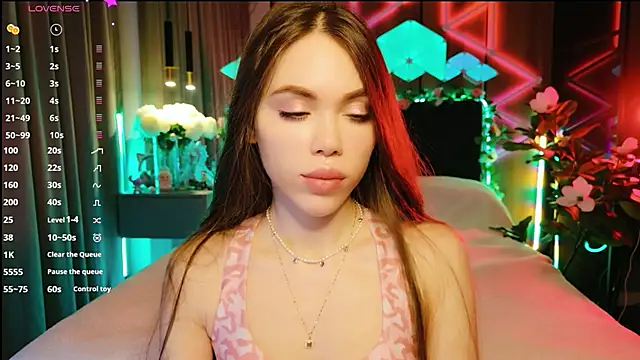 MimiFors online show from October 9, 2025, 6:28 pm