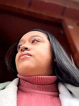 -Mia1 online show from April 15, 2026, 12:01 pm