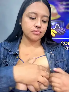 -Mia1 online show from April 16, 2026, 9:39 pm