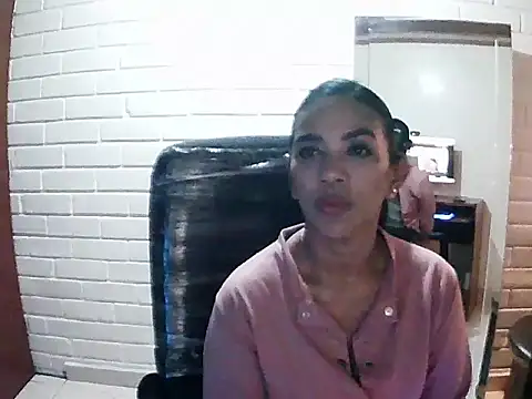 MiiaVelasquez online show from October 17, 2025, 4:04 am