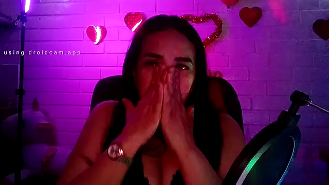 MiiaVelasquez online show from February 12, 2026, 4:29 am