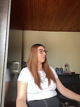 CoraVibes online show from September 23, 2025, 7:39 pm