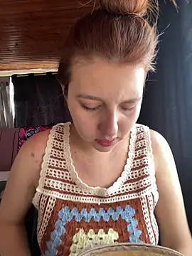 CoraVibes online show from October 17, 2025, 3:14 pm