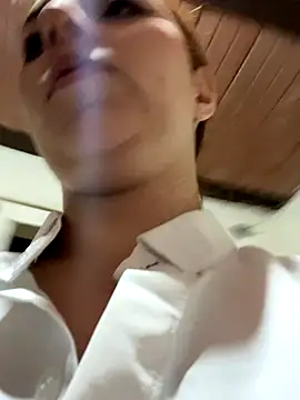 CoraVibes online show from October 18, 2025, 11:44 am