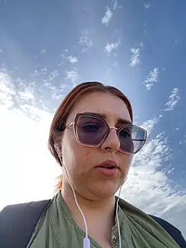 CoraVibes online show from April 22, 2026, 7:11 am