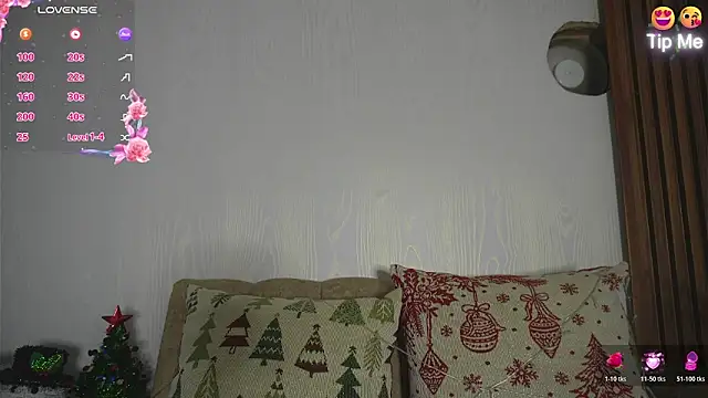 Roxybeautyy online show from December 21, 2025, 9:55 pm