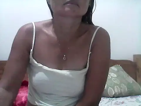 nathalie0045 online show from March 9, 2026, 10:03 pm