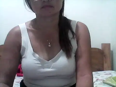 nathalie0045 online show from March 12, 2026, 10:43 am