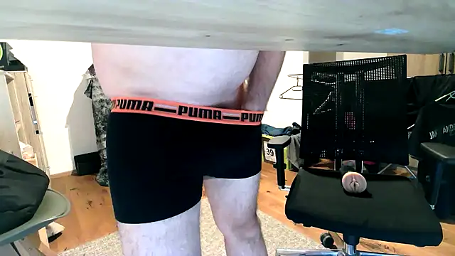 michaelm1983 online show from November 17, 2025, 8:09 am