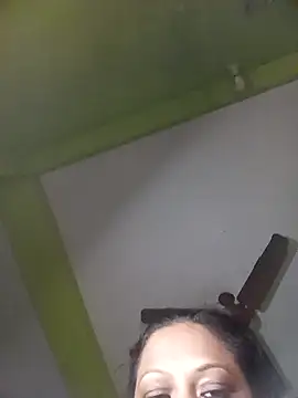 Snapshot of KITTUAAA chatting on November 17, 2025, 6:24 pm KITTUAAA online show from November 17, 2025, 6:24 pm