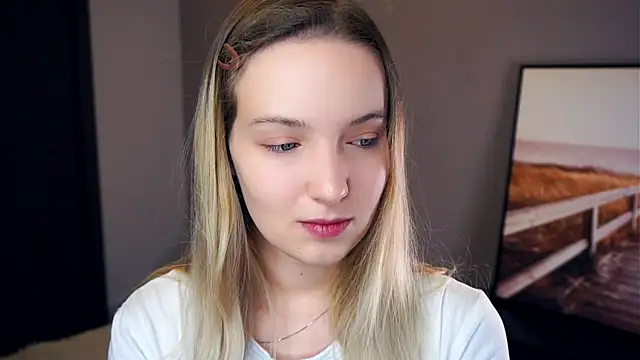 HongTomczak online show from September 25, 2025, 6:28 am