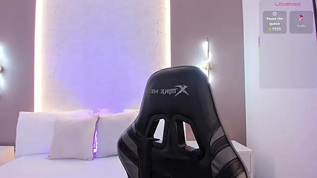 Snapshot of emily_tolson chatting on December 18, 2025, 7:09 pm emily tolson online show from December 18, 2025, 7:09 pm