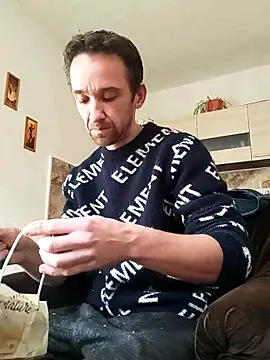 Snapshot of xxxxxcgbn chatting on October 19, 2025, 11:33 am xxxxxcgbn online show from October 19, 2025, 11:33 am