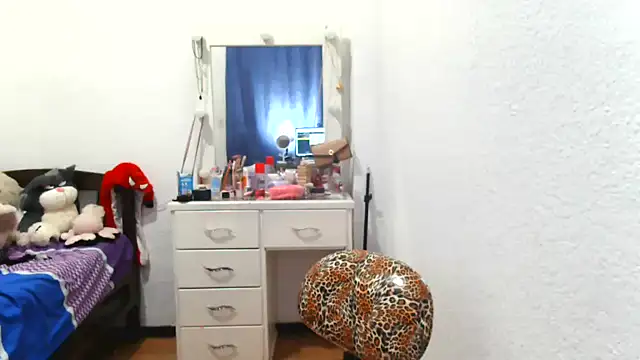 Nanilux online show from September 8, 2025, 7:02 pm