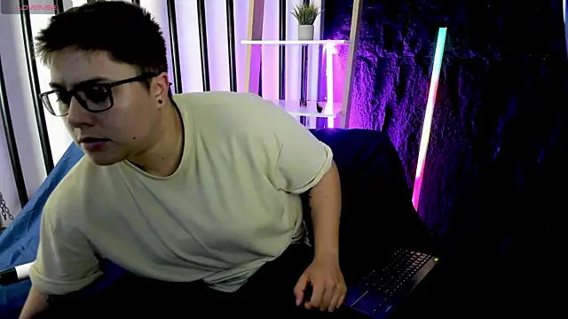 IanGilbert online show from October 15, 2025, 9:26 pm