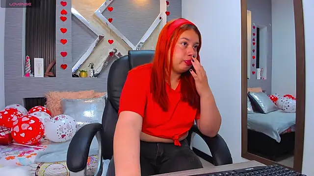 Snapshot of roxana_santini chatting on September 24, 2025, 3:37 pm roxana santini online show from September 24, 2025, 3:37 pm