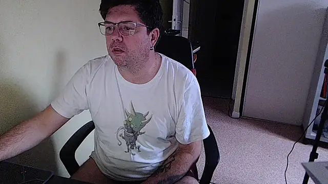 blueandwhite1 online show from December 19, 2025, 2:46 pm