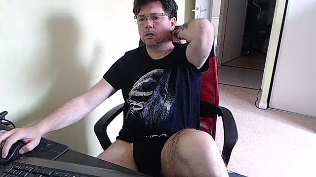 blueandwhite1 online show from March 7, 2026, 11:29 am