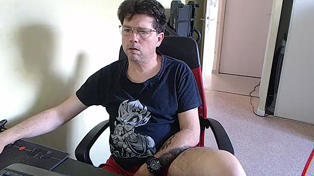 blueandwhite1 online show from April 9, 2026, 2:22 pm