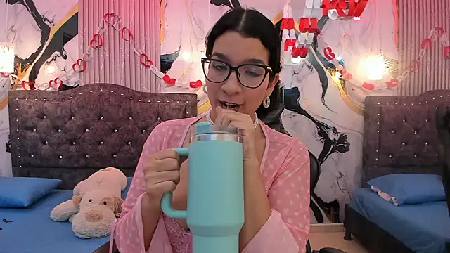 GiaCutee online show from February 26, 2026, 3:16 am