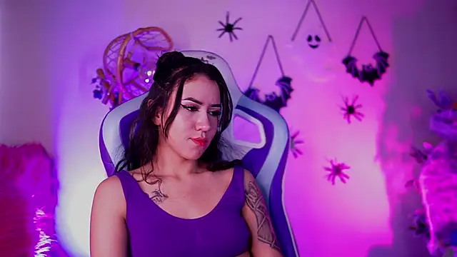  chloe moons  online show from October 20, 2025, 9:26 pm