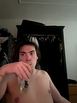 tomuchdrugsinmycum online show from November 22, 2025, 12:59 pm