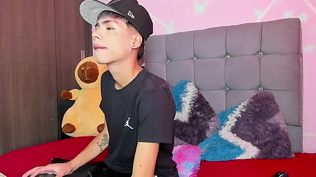 Snapshot of Playboy_Andersex chatting on September 12, 2025, 4:18 pm Playboy Andersex online show from September 12, 2025, 4:18 pm