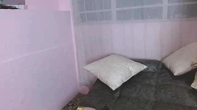 AnnieSparkle online show from April 18, 2026, 12:03 am