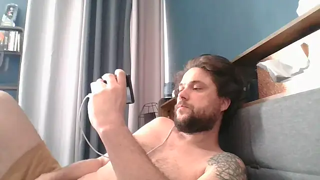 Titilouonlyf69 online show from April 27, 2026, 9:29 am