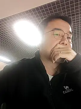 nnnnnan9527 online show from October 14, 2025, 3:18 am