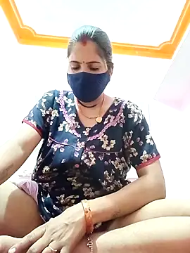 Snapshot of Sexi_savitri chatting on October 9, 2025, 3:43 pm Sexi savitri online show from October 9, 2025, 3:43 pm