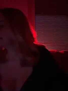 ItsLxsa online show from April 17, 2026, 7:17 pm