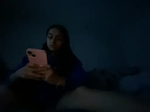 Snapshot of Lovingirl69 chatting on December 20, 2025, 7:48 am Lovingirl69 online show from December 20, 2025, 7:48 am