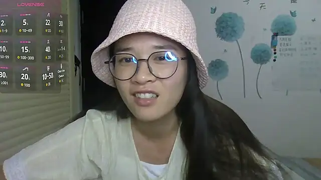 Monice1314 online show from October 18, 2025, 2:07 pm