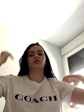 prettylittlefooxy online show from November 7, 2025, 10:37 am