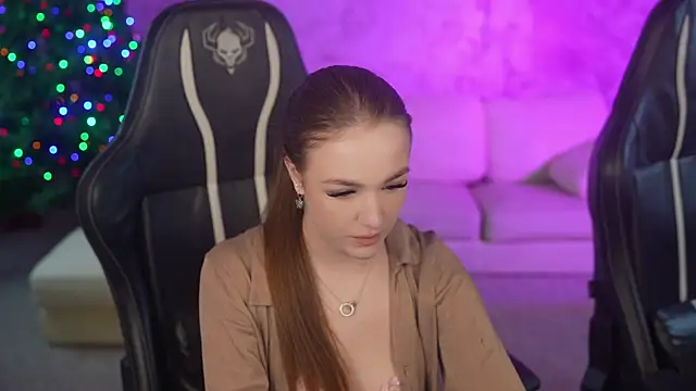 Ella 054 online show from December 19, 2025, 7:43 pm